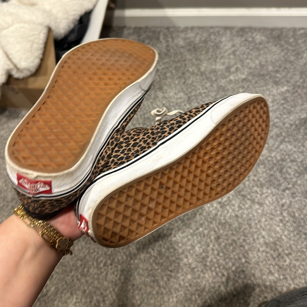 Leopard vans - Picture 7 of 7